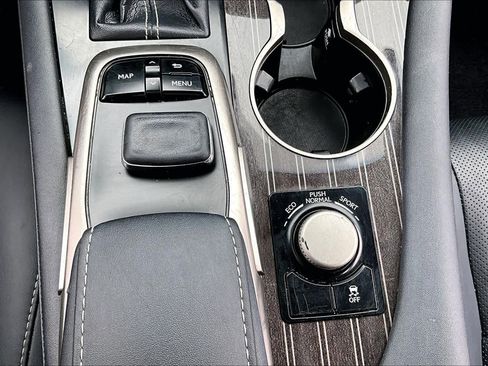 Used 2018 Lexus RX 350L Luxury image 33