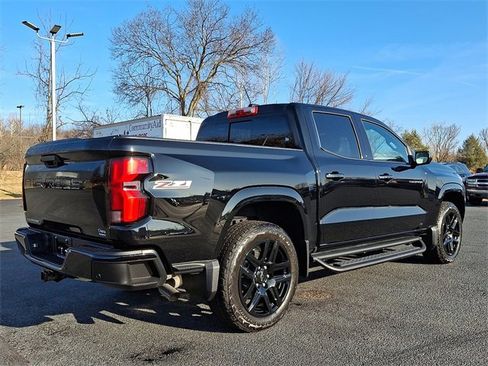 Used 2025 Chevrolet Colorado Z71 w/ Technology Package image 9