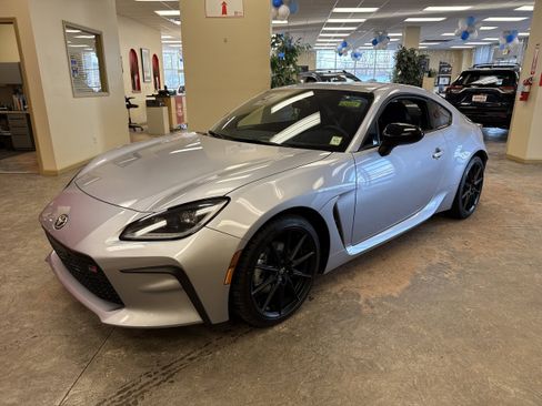 New 2026 Toyota GR86 Premium w/ ALL Weather Mat Package (TMS) image 4