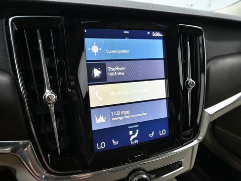 Used 2018 Volvo V90 T6 Cross Country w/ Convenience Package AWD/4WD image 9