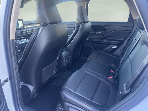 New 2026 Lincoln Corsair Premiere image 10