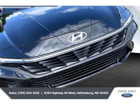 Used 2025 Hyundai Elantra Sport FWD image 21