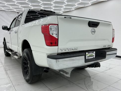 Used 2019 Nissan Titan SV AWD/4WD image 8