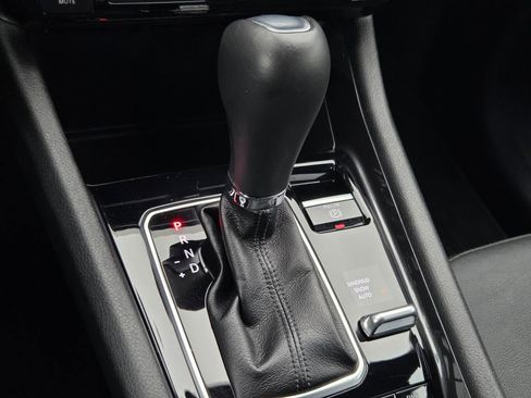 Used 2023 Jeep Compass Latitude image 8