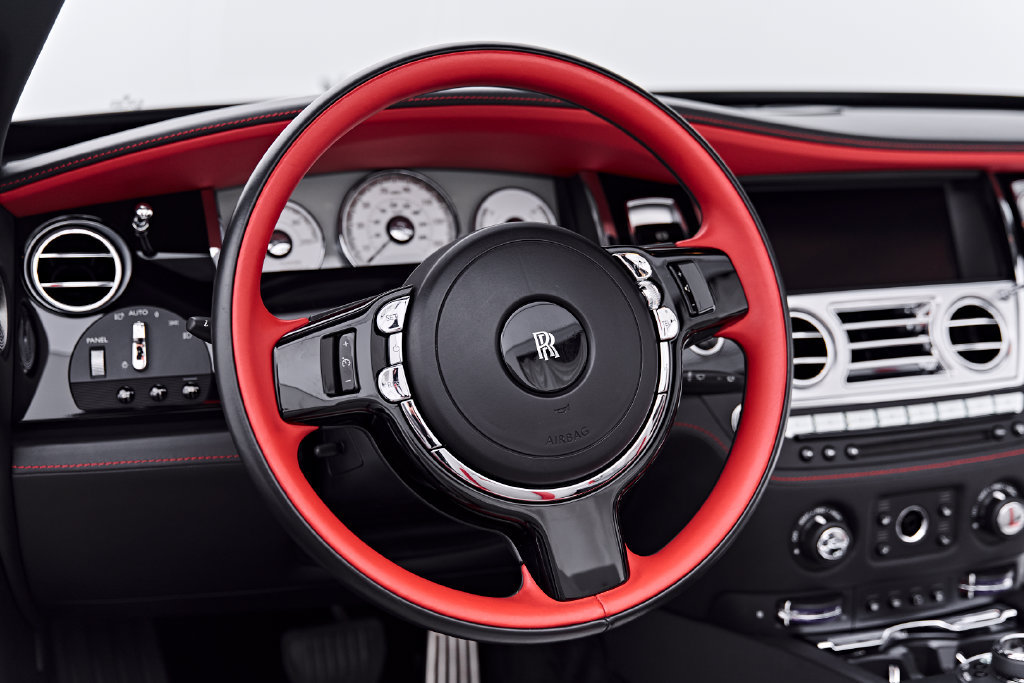 Used 2019 Rolls-Royce Dawn RWD image 42