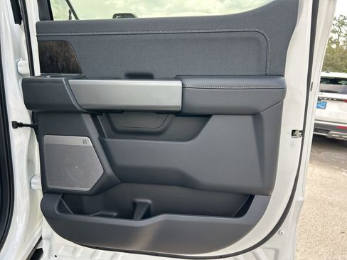 New 2026 Ford F250 Lariat w/ Black Appearance Package image 41