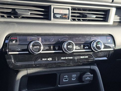 New 2025 Honda Pilot Touring image 33