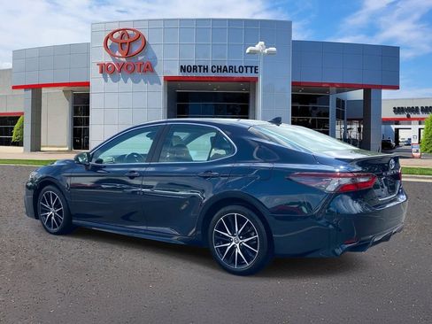 Used 2021 Toyota Camry SE FWD image 4