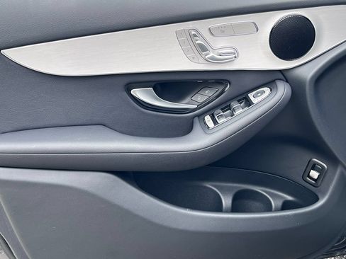 Used 2019 Mercedes-Benz GLC 300 4MATIC image 9