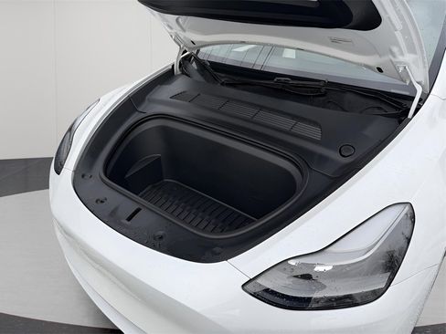 Used 2024 Tesla Model Y Long Range image 27