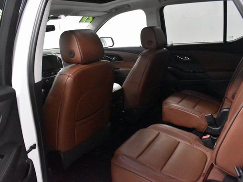 Used 2021 Chevrolet Traverse High Country image 16