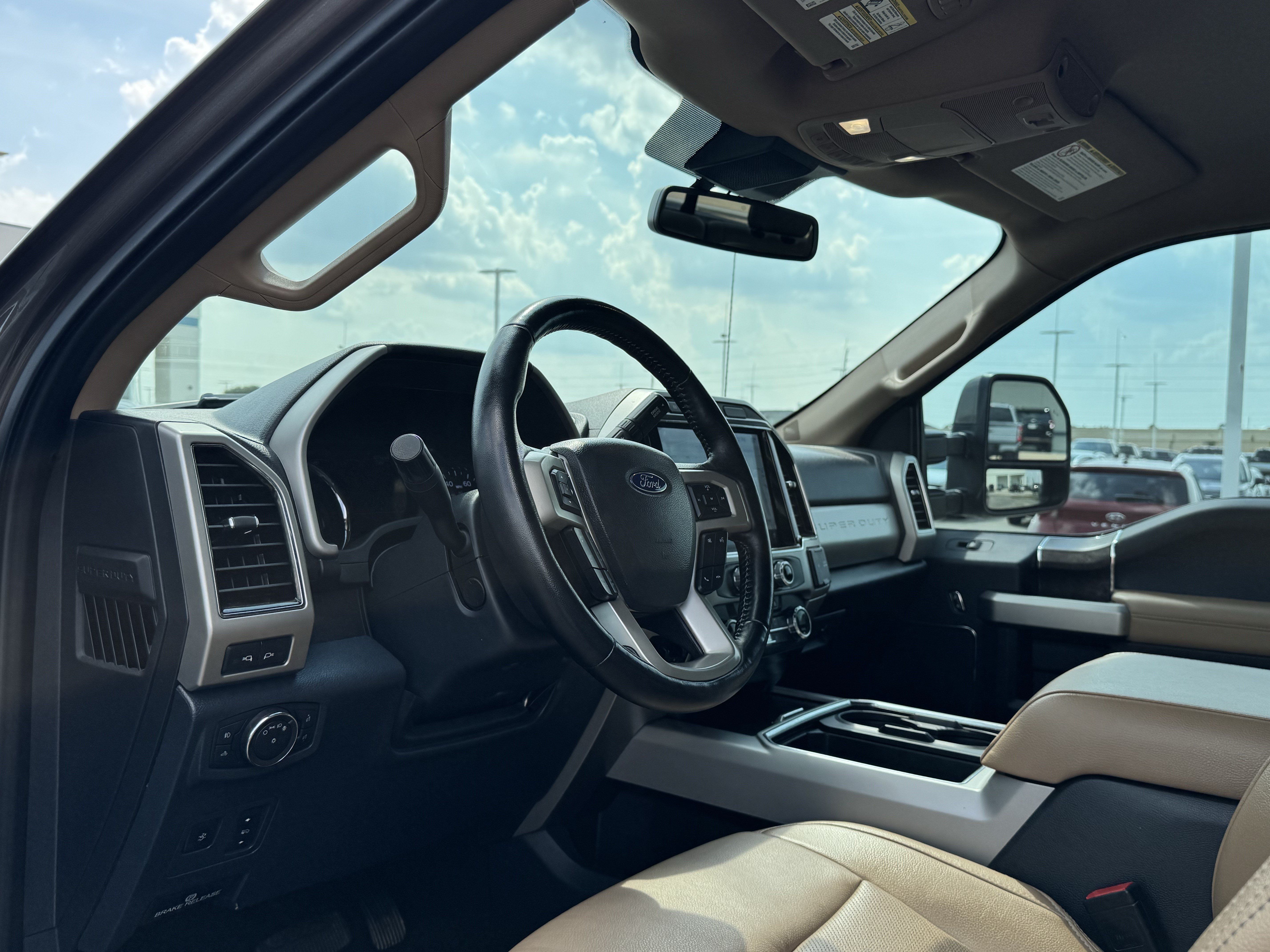 Used 2022 Ford F250 Lariat w/ Lariat Ultimate Package AWD/4WD image 16