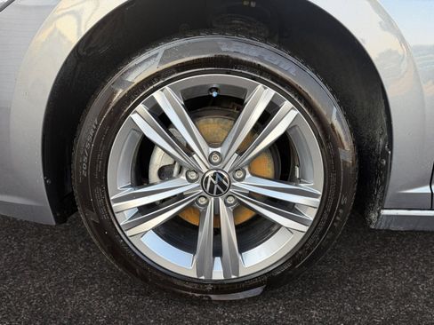 Used 2024 Volkswagen Jetta SE FWD image 14