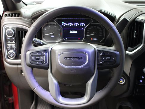 Used 2022 GMC Sierra 3500 Denali w/ Denali Ultimate Package AWD/4WD image 17