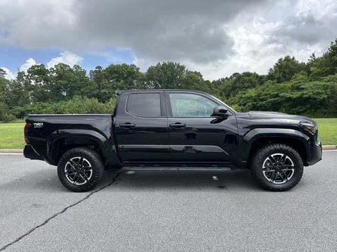 Used 2024 Toyota Tacoma TRD Sport RWD image 10