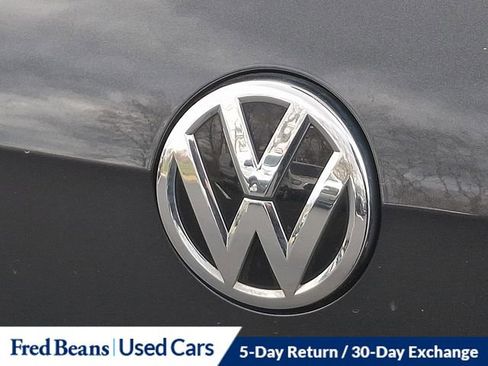 Used 2017 Volkswagen GTI SE image 33