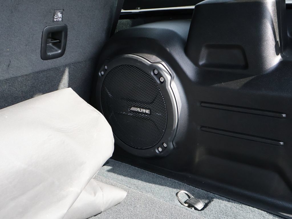 Used 2023 Jeep Wrangler Unlimited Sahara w/ LED Lighting Group AWD/4WD image 17