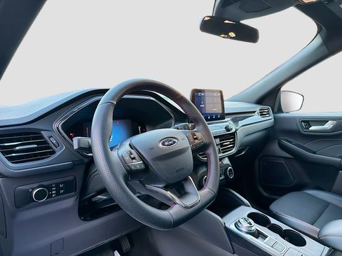 Used 2025 Ford Escape ST-Line image 4