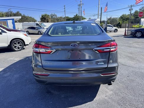 Used 2019 Ford Fusion SE image 5