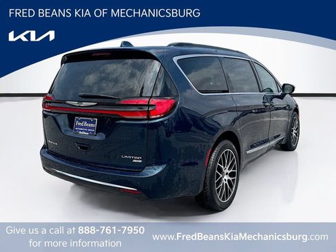 Used 2022 Chrysler Pacifica Limited w/ Uconnect Theater Family Group AWD/4WD image 7