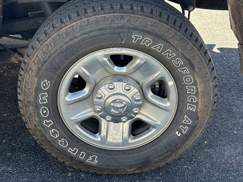 Used 2024 RAM 2500 Tradesman w/ Chrome Appearance Group image 7