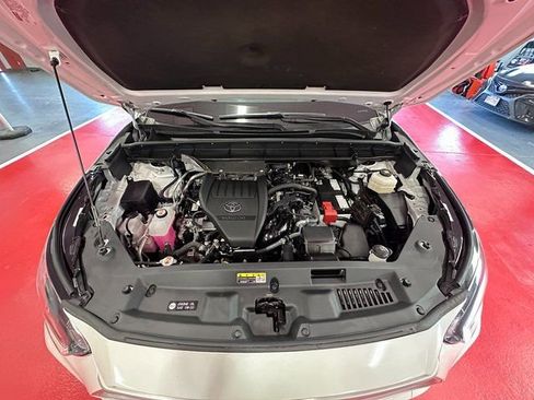 Used 2023 Toyota Highlander XLE image 9