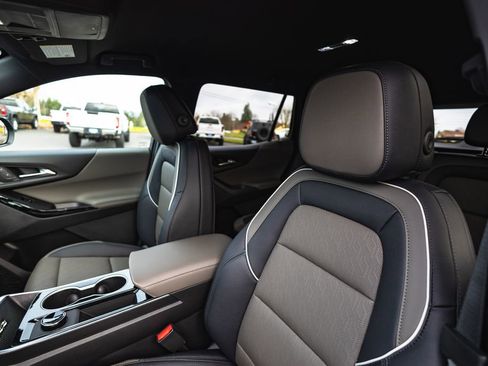 New 2026 Chevrolet Equinox LT w/ Convenience Package II image 13