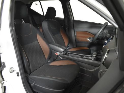 Used 2024 Nissan Kicks SR FWD image 31