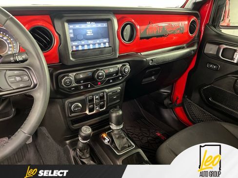 Used 2023 Jeep Gladiator Sport AWD/4WD image 30