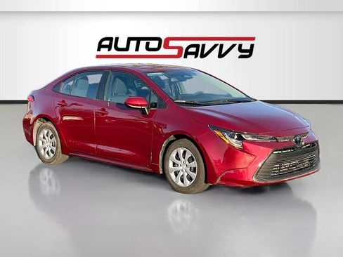 Used 2025 Toyota Corolla LE FWD image 1