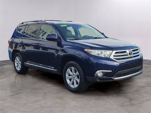 Used 2012 Toyota Highlander SE image 3