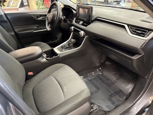 Used 2022 Toyota RAV4 XLE w/ XLE Grade Weather Package image 16