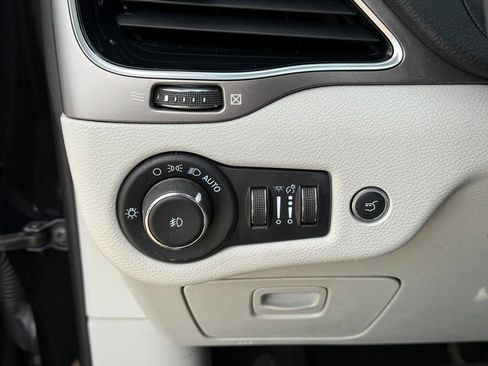 Used 2021 Jeep Cherokee Limited image 18