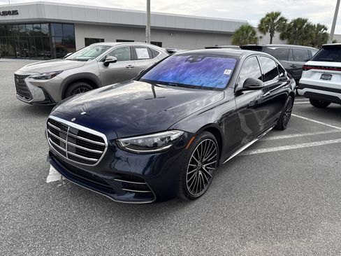 Used 2023 Mercedes-Benz S 500 4MATIC image 2