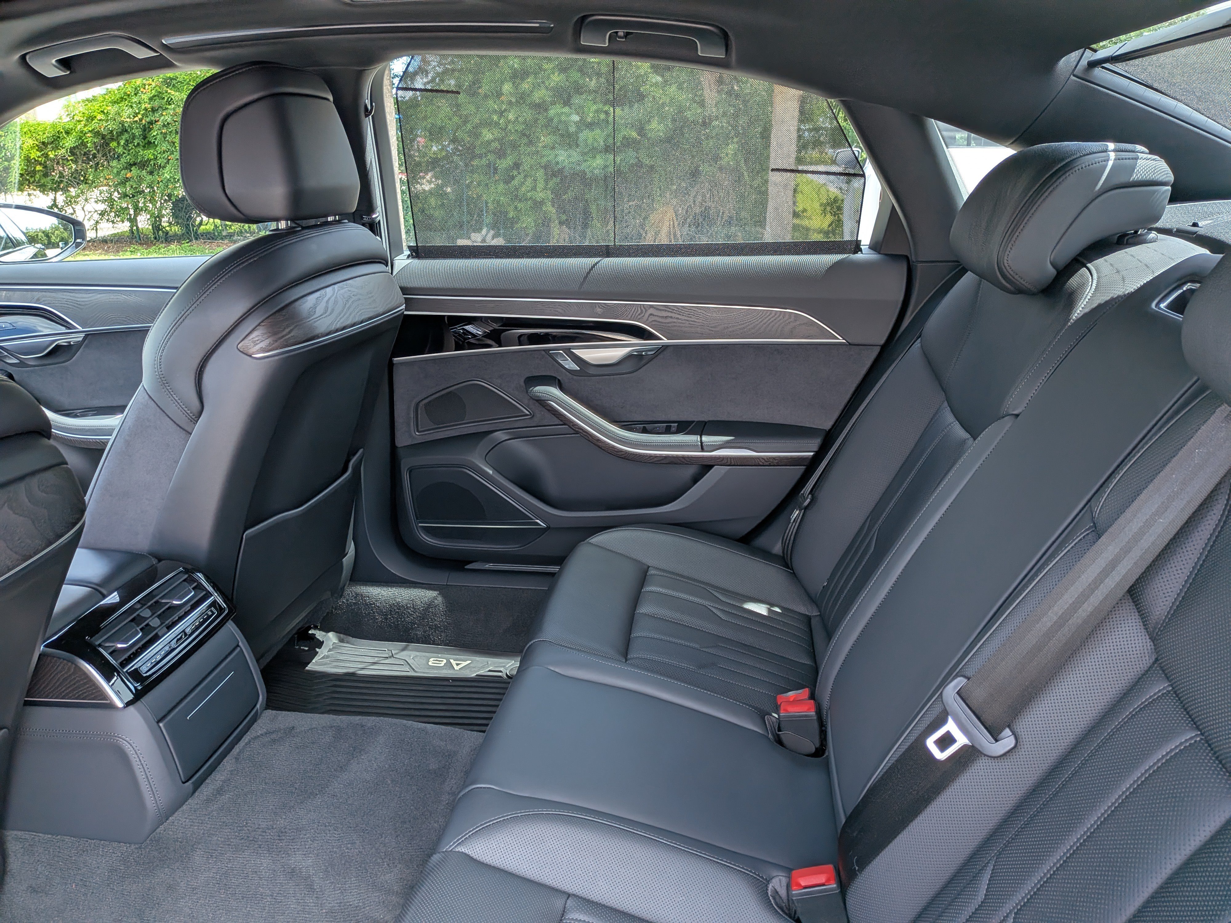 Used 2022 Audi A8 L 3.0T w/ Executive Package AWD/4WD image 15