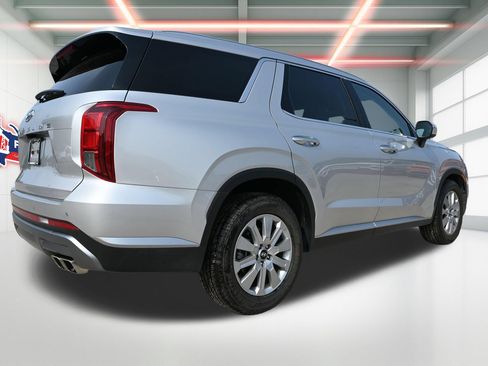 Used 2025 Hyundai Palisade SEL FWD image 3