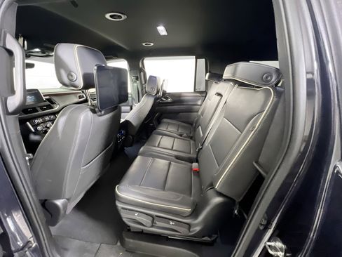 Used 2023 Chevrolet Suburban Premier w/ Advanced Technology Package image 24