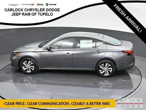 Used 2025 Nissan Altima 2.5 S FWD image 32