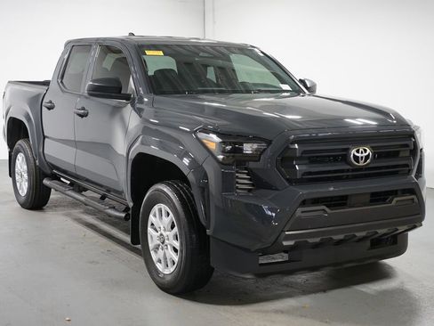 Certified 2025 Toyota Tacoma SR image 3