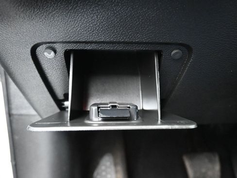 Used 2022 Jeep Cherokee Trailhawk w/ Premium Leather Package image 27