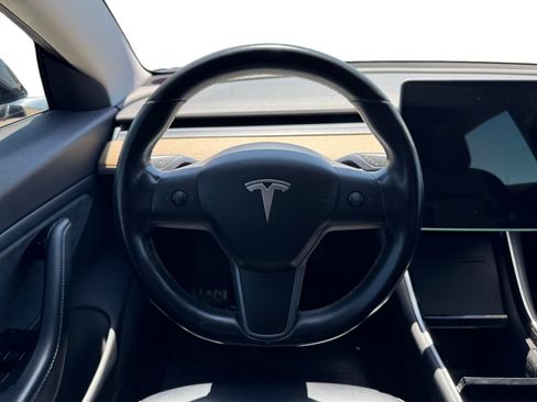 Used 2018 Tesla Model 3 Mid Range RWD image 13