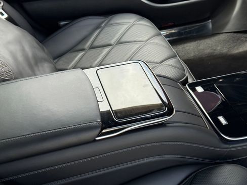 Used 2024 Mercedes-Benz Maybach S 580 4MATIC w/ Manufaktur Leather Package image 36
