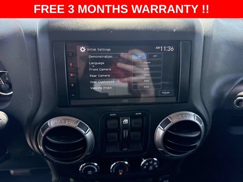 Used 2018 Jeep Wrangler Unlimited Sahara AWD/4WD image 17