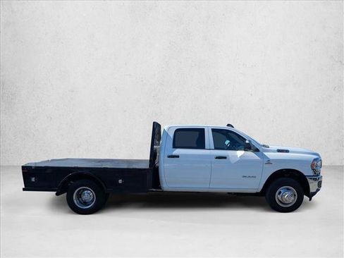 Used 2021 RAM 3500 Tradesman w/ Chrome Appearance Group image 4