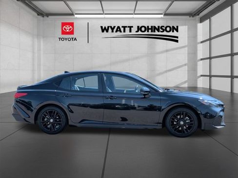 Used 2025 Toyota Camry SE FWD image 7