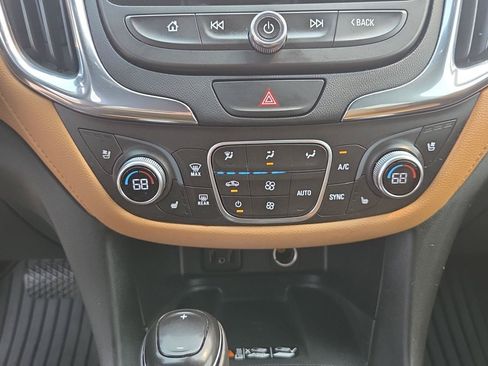 Used 2018 Chevrolet Equinox Premier FWD image 20