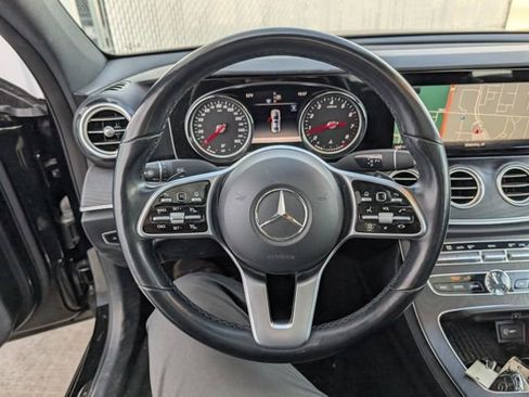 Used 2019 Mercedes-Benz E 300 4MATIC image 11