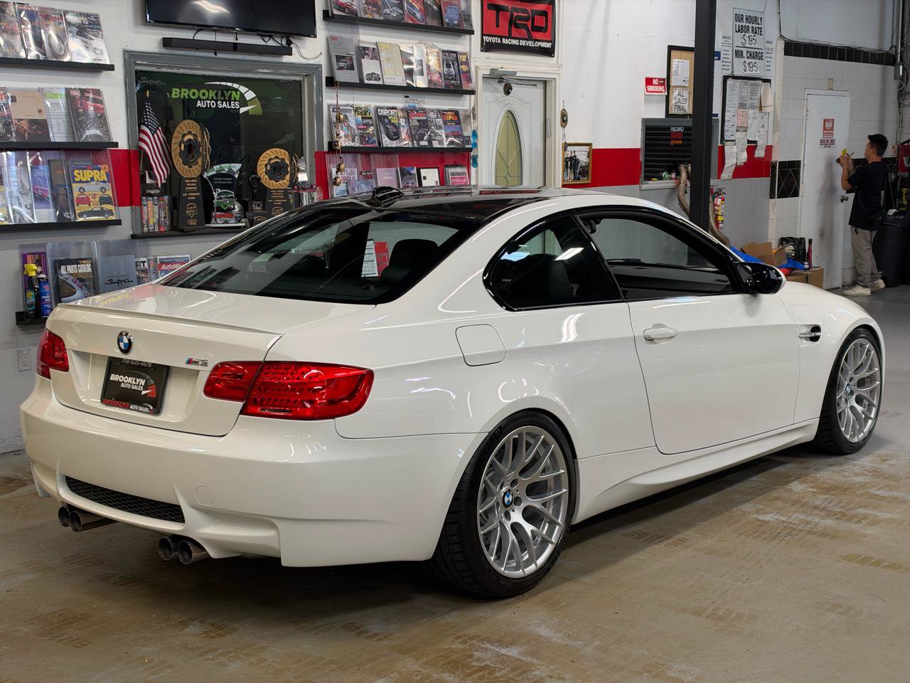 Used 2011 BMW M3 Coupe RWD image 6