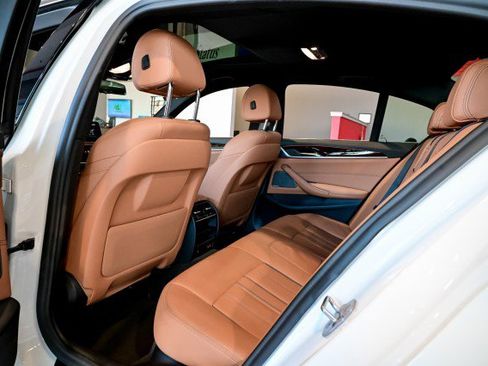 Used 2020 BMW 530i w/ Convenience Package image 18