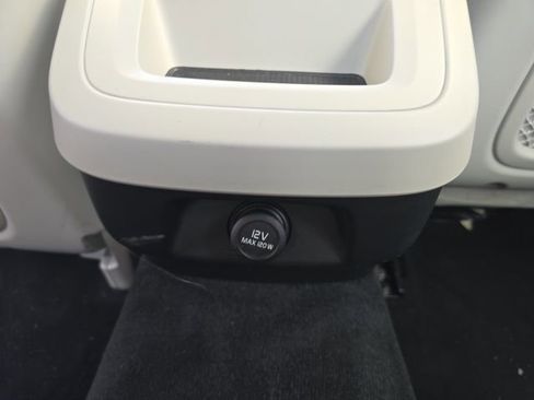 Used 2020 Volvo S60 T6 Momentum image 22